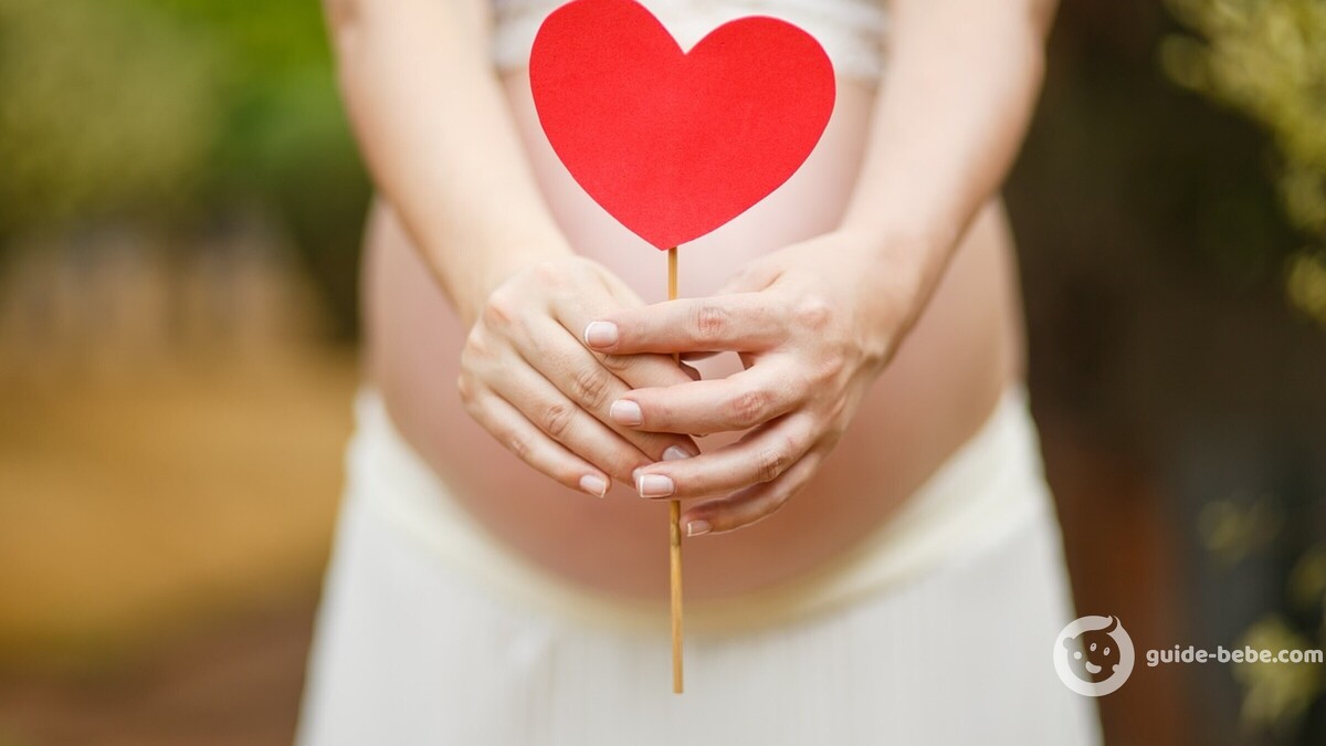 Femme enceinte coeur