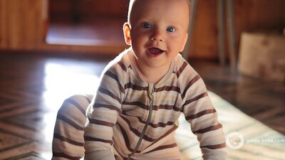 Bébé souriant