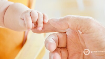 Main de bébé