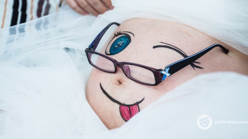 Ventre de maman enceinte